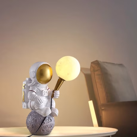 Aerospace Sculpture Table Lamp Spaceman Statue Lights Decorative Office Desk Table Light Beauty Nursery Lantern